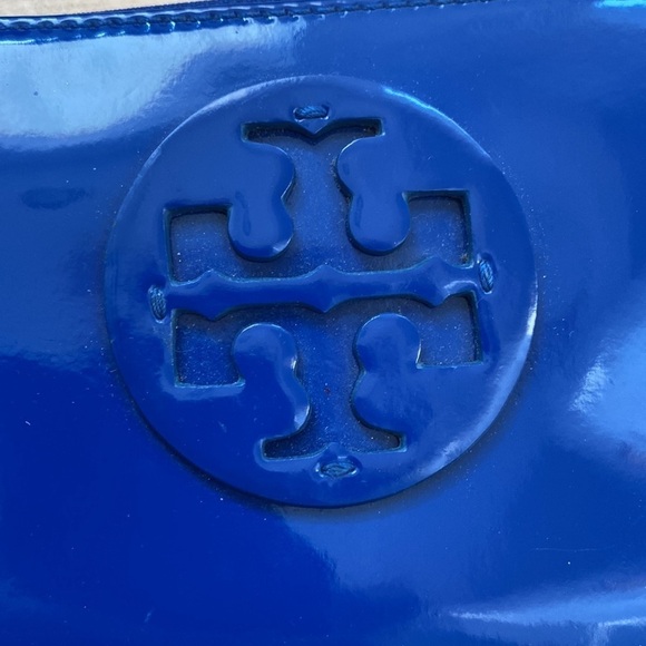 Tory Burch Blue zippered wallet clutch - Picture 3 of 5
